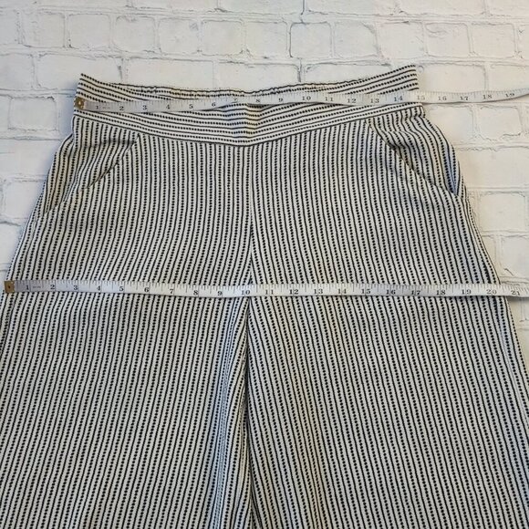 Max Studio wide leg cropped light weight flat front pants size M - Picture 6 of 12